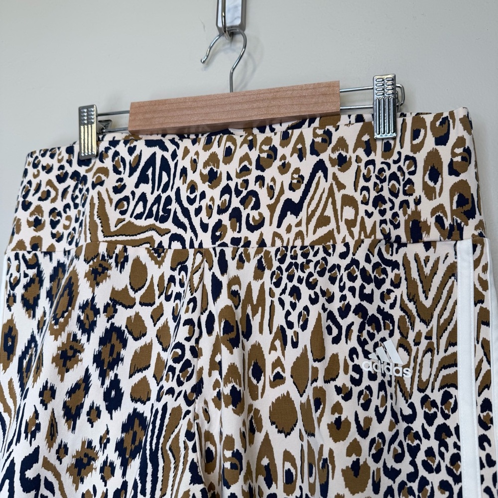 FARM Rio X ADIDAS | Oasis Night Animal Print Elastic Pull-on Stretch Bike Shorts - Picture 6 of 13